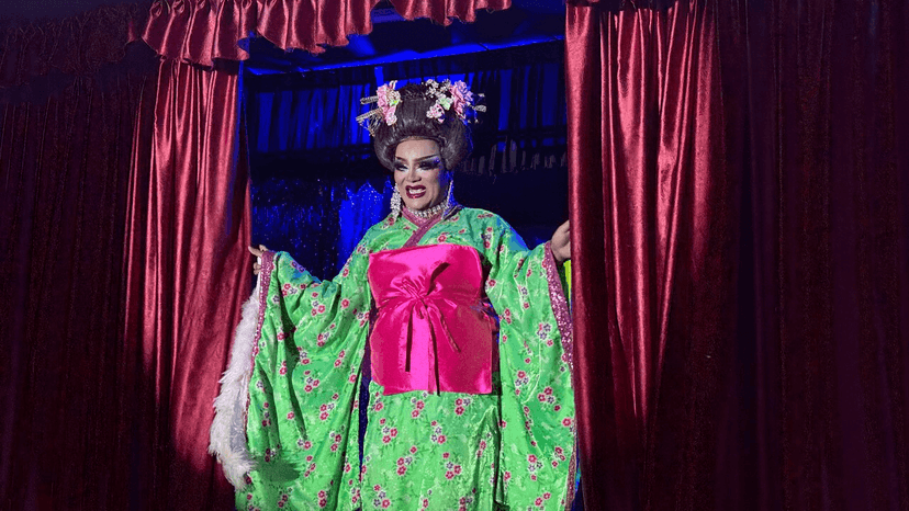 Bluedragon Cabaret book now