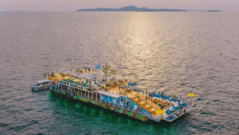 Tappia Floating Cafe Pattaya Floating Platform Sea View Seating