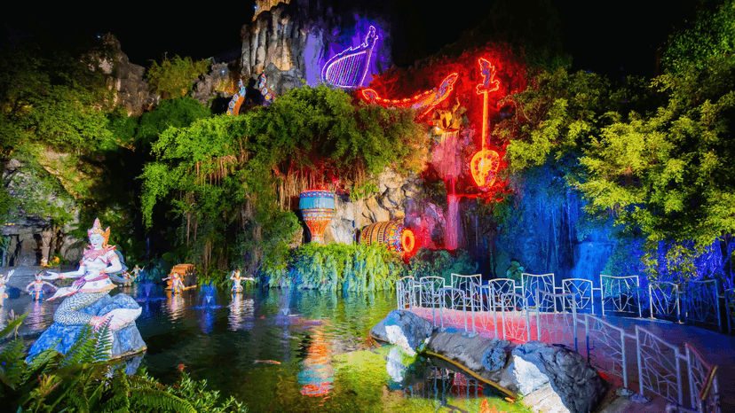 FantaSea Show Phuket