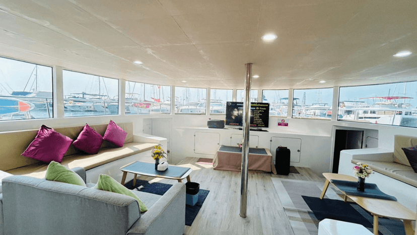 Pattaya Yacht Cruise Photo Spot On Deck