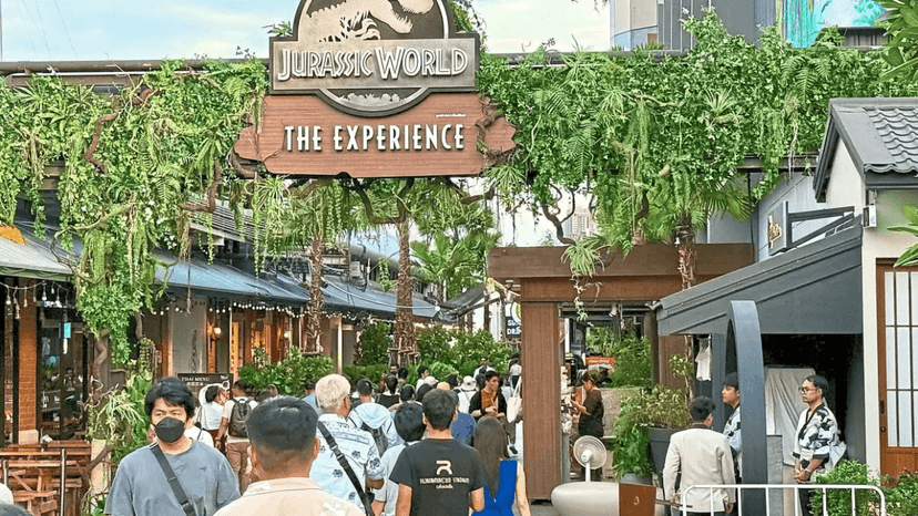 Hotel Transfers For Jurassic World Bangkok Tickets