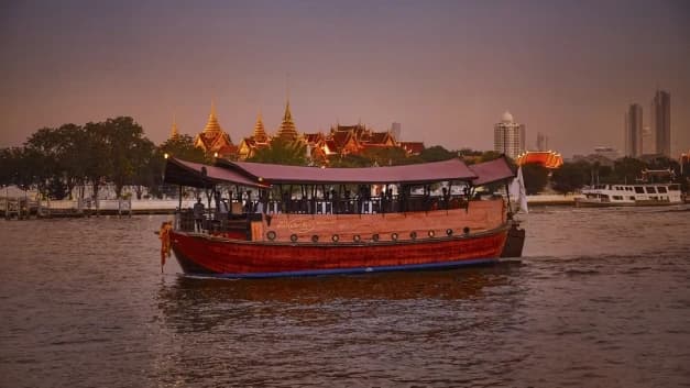 Dinner Set Menu with Free Flow Soft Drink (Cruising Time: 5:00 PM – 7:00 PM)